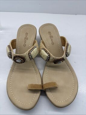 Skemo Tan Embellished Toe-Ring Sandals